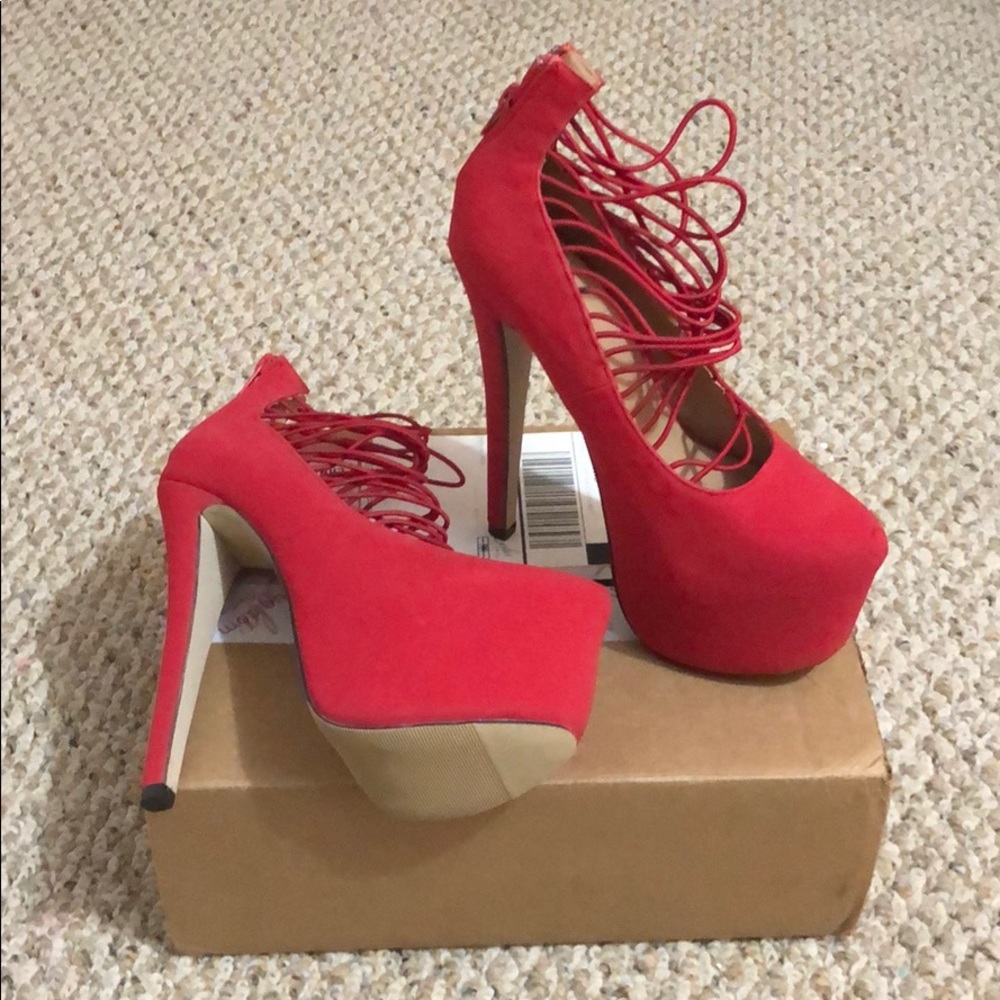 Red platform heels - Picture 2 of 2